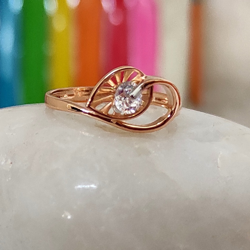 18 kt rose gold leaf shape solitare ladies ring