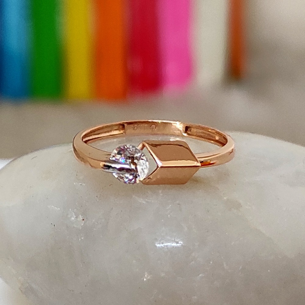 Marvellous wedding gift 18 kt rose gold solitaire ladies ring