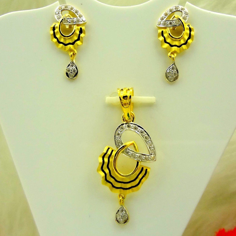 engagement gift magnificent 22kt pendant set