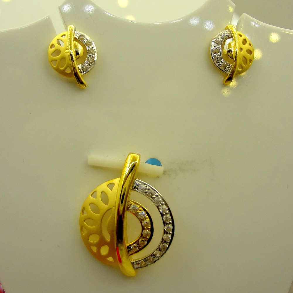 Designer and adorable cutting work 22 kt pendant set