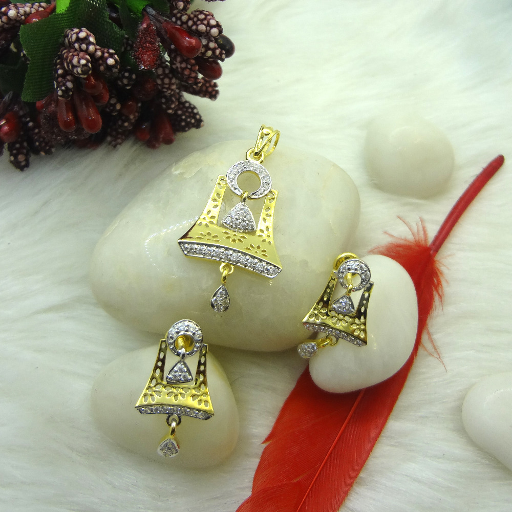 latest fine cutting beautiful 22kt gold pendant set