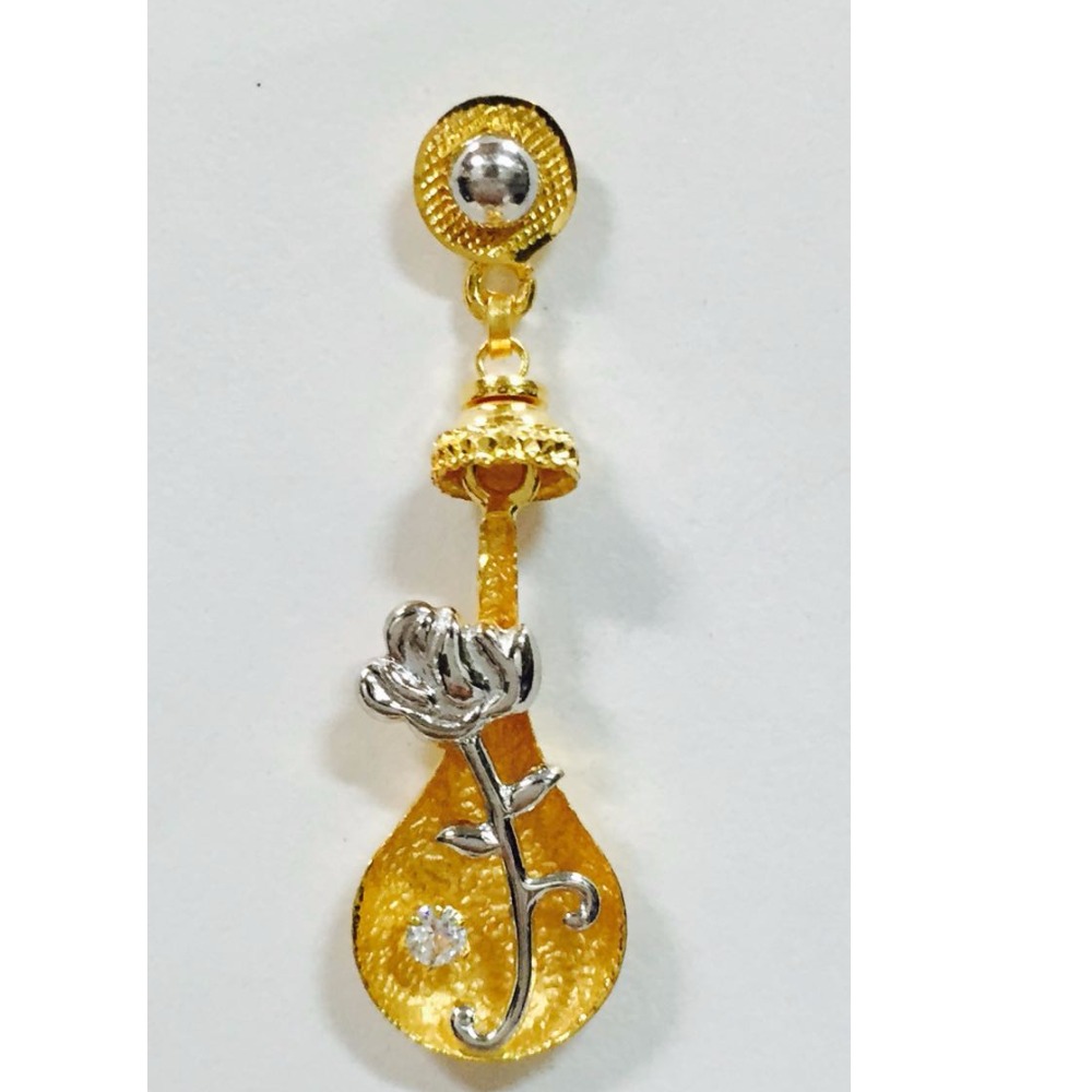Light Weight Gold Designer Earring.