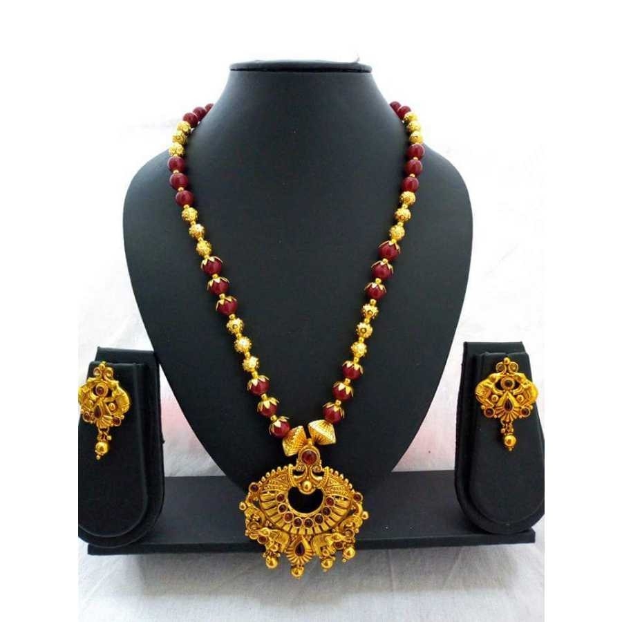 Gold Ladies Indian Traditional Necklace Set - Image 4