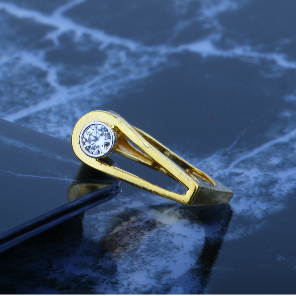 916 CZ Gold Ladies Solitaire Ring JJLR-025