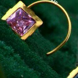18Kt Gold Fancy Ladies Nosepin
