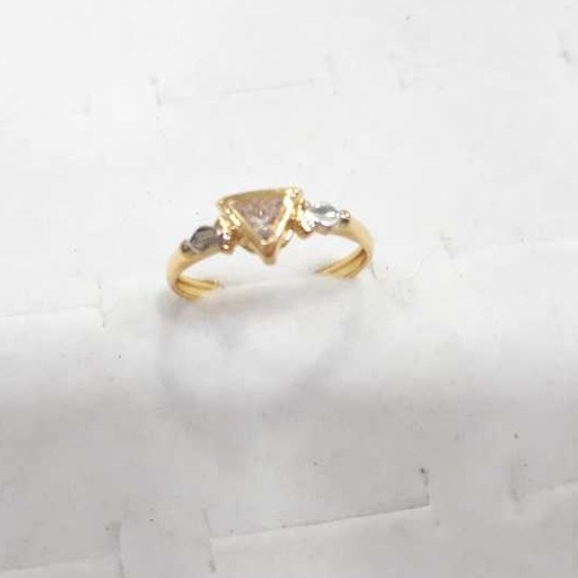 18KT Gold Ladies Fancy Ring