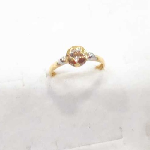 18KT Gold Ladies Ring