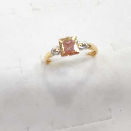 18KT Gold Fancy Ladies Ring