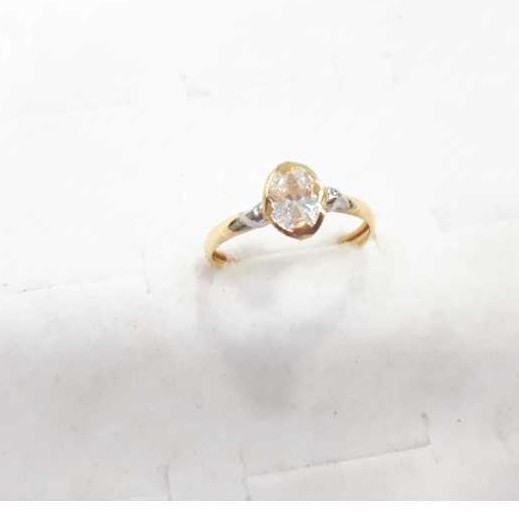 18KT Gold Ladies Fancy Ring