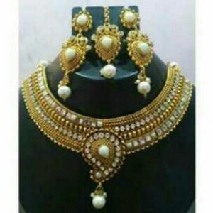Fancy Necklace Set