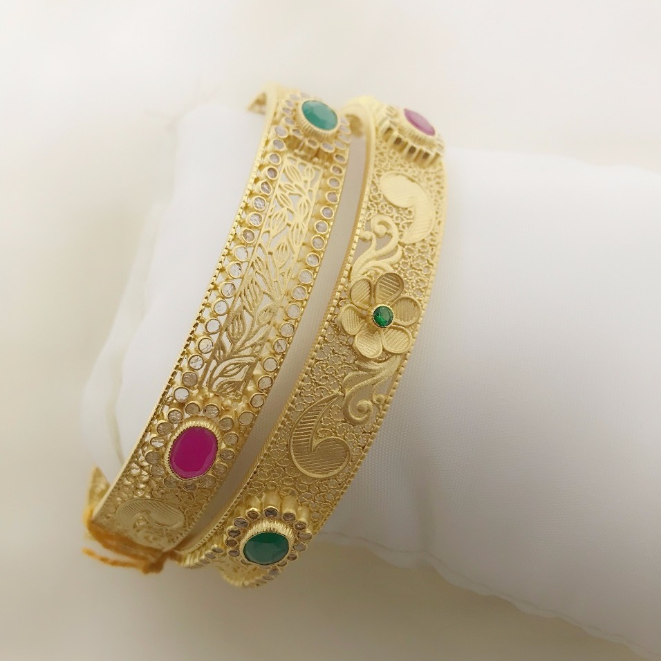 916 Gold Fancy Chakri Bangles NB - B017