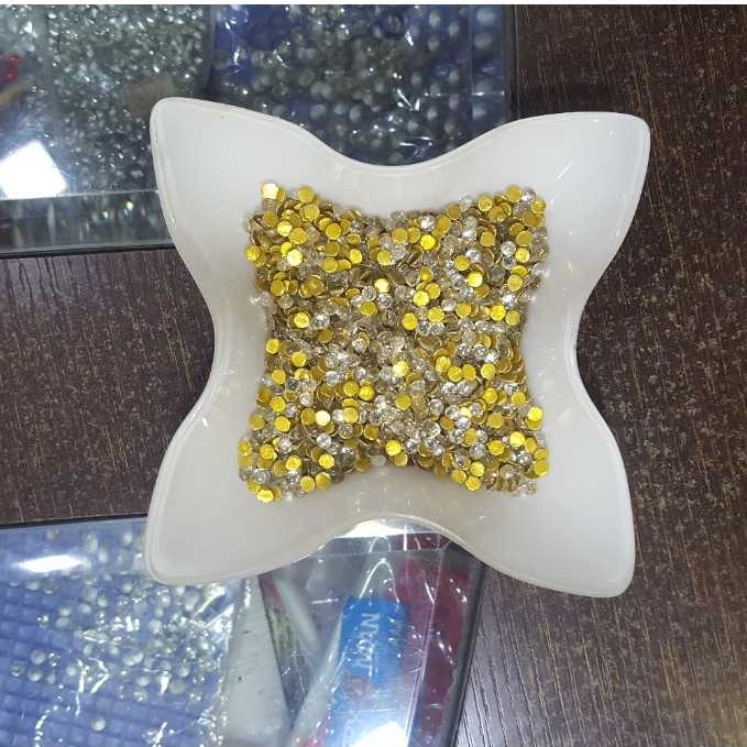 Jadtar kundan (immitation material)