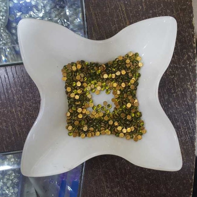 Jadtar kundan (imitation material)