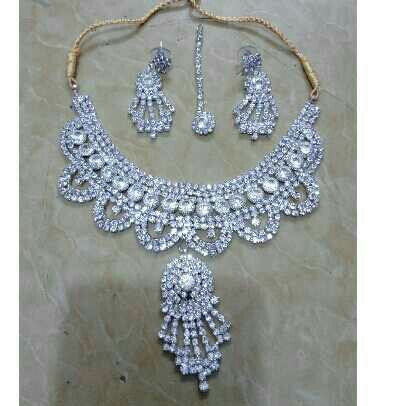 Fancy Indian White Brass Ladies Necklace Set