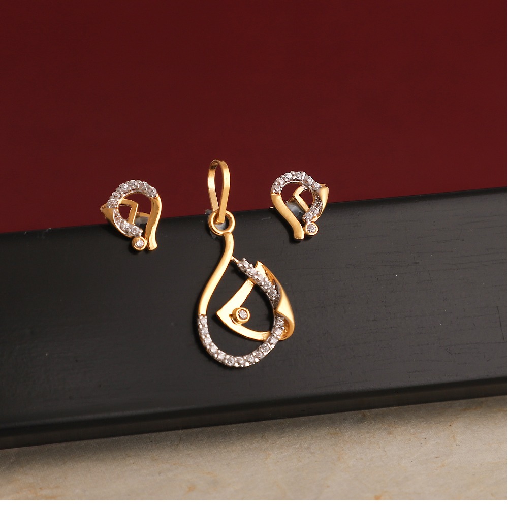 916 gold cz pendant set