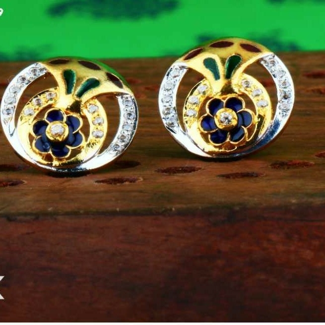 22KT Gold Ladies Fancy Earring