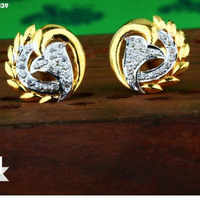 22KT Gold Ladies Fancy Earring