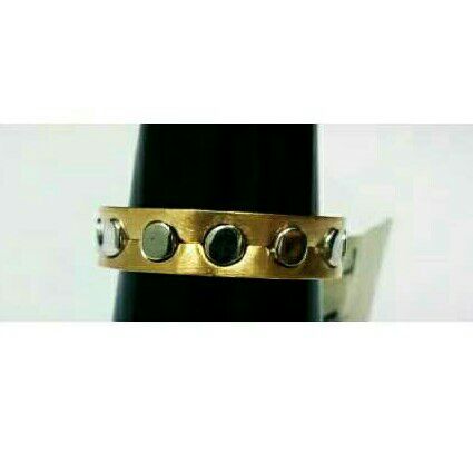 Delicate 18KT White Gold Ring