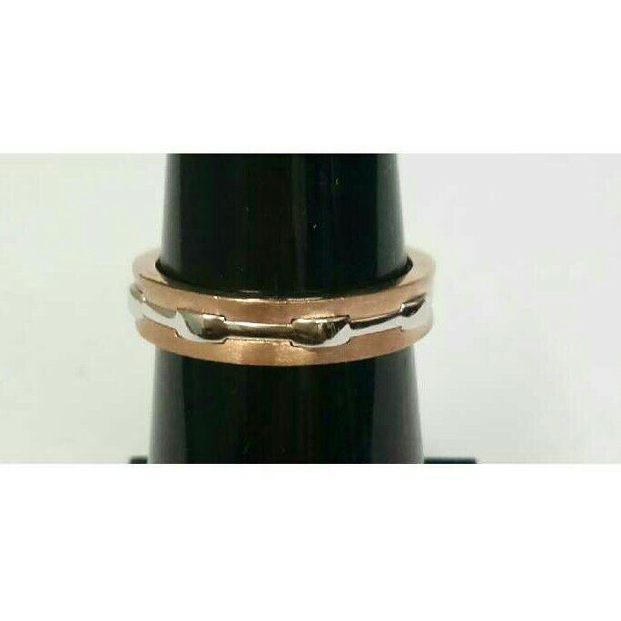 Stylish Designer 22KT Gold Ladies Ring