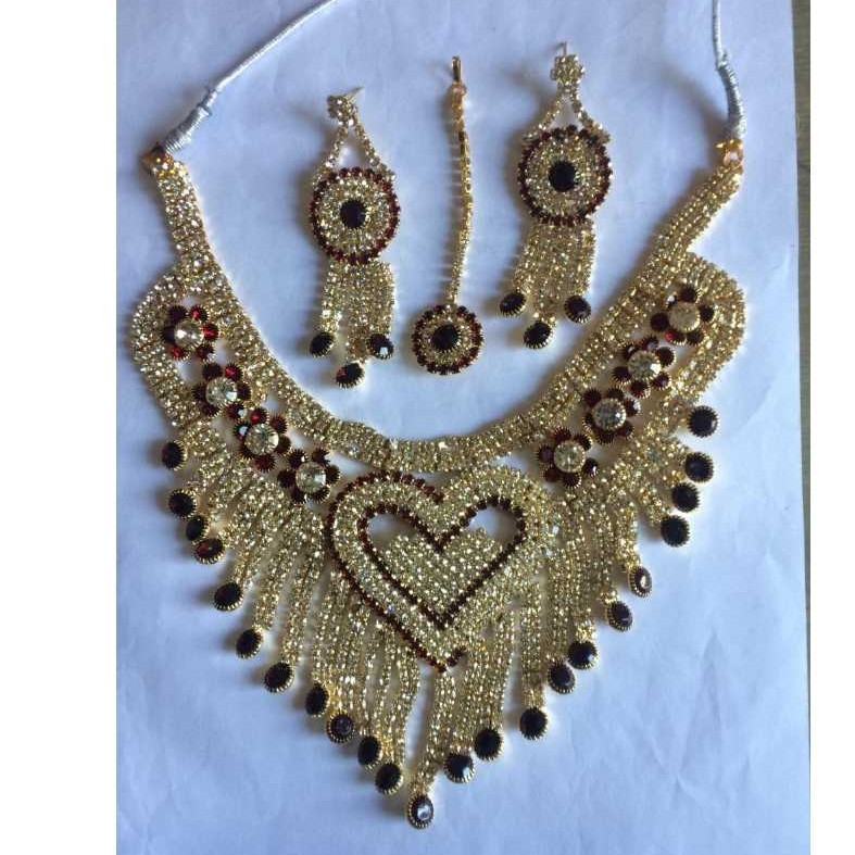 Attractive Charming Diamond Necklace Set