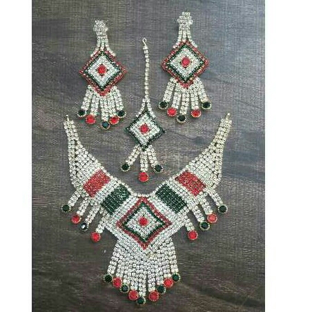Fancy Diamond Necklace Set