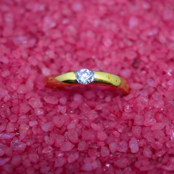 Ladies Gold Ring - Image 2