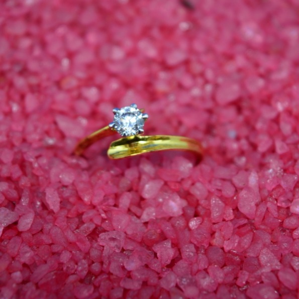 Ladies Gold Ring - Image 3