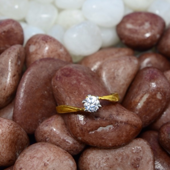 Ladies Gold Ring - Image 2