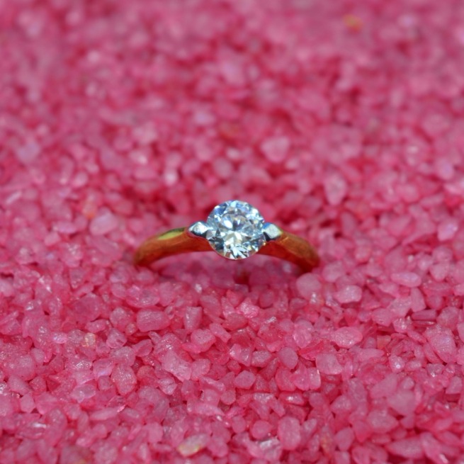 Ladies Gold Ring - Image 5
