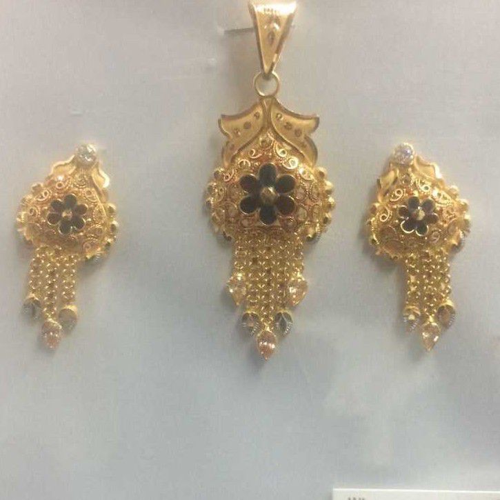 916 Gold Classic Pendant Set