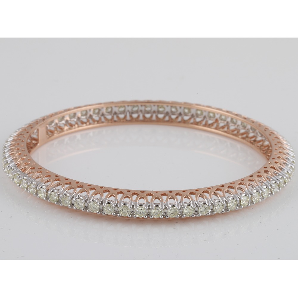 18kt rose gold designer diamond bangle