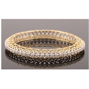 18kt yellow gold designer diamond bangle