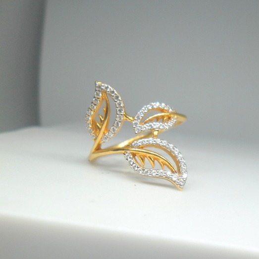 18KT Yellow gold flower shape special occasion ring for Ladies LRG0528