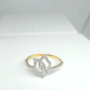 18KT Gold Special Engagement Ring For Ladies LRG0004