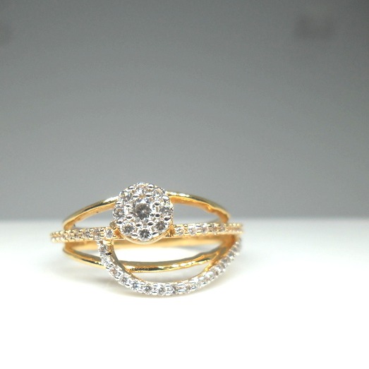 18kt yellow gold cz fancy ring for ladies lrg0570