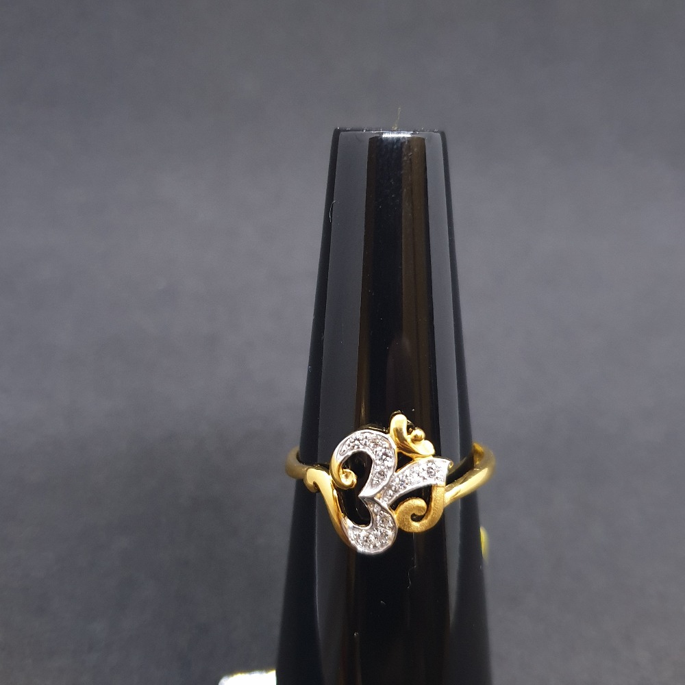 Om Ladies Ring Diamond LRG-0079