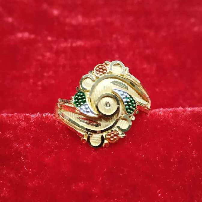 20kt Gold Stylish Ladies Ring