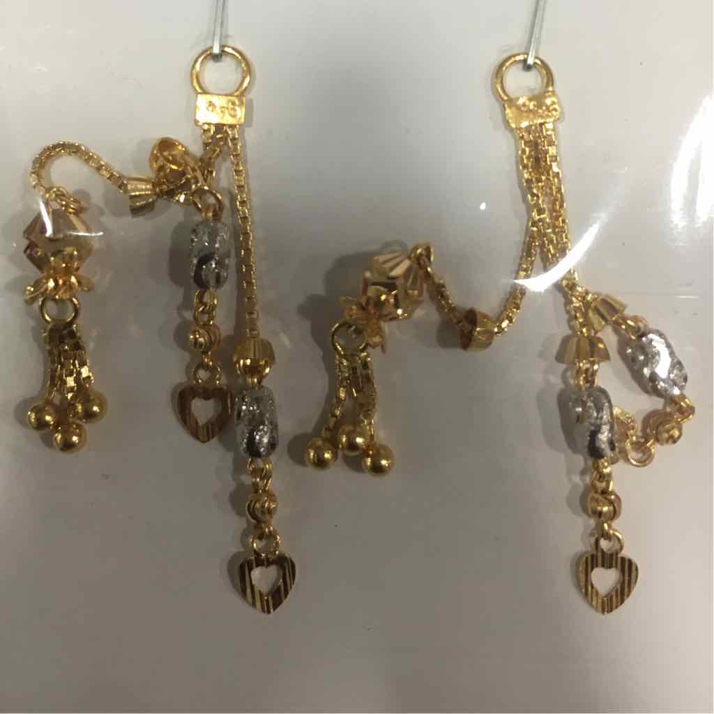 22KT Gold Indian Earrings (Latkan)