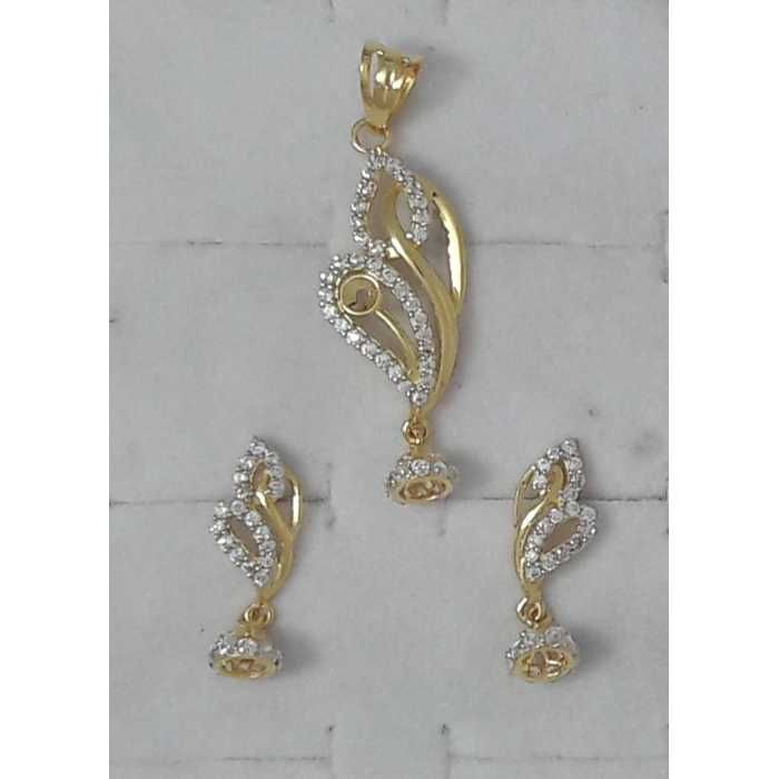 18KT Gold Fancy Ladies Wax Setting Pendant Set