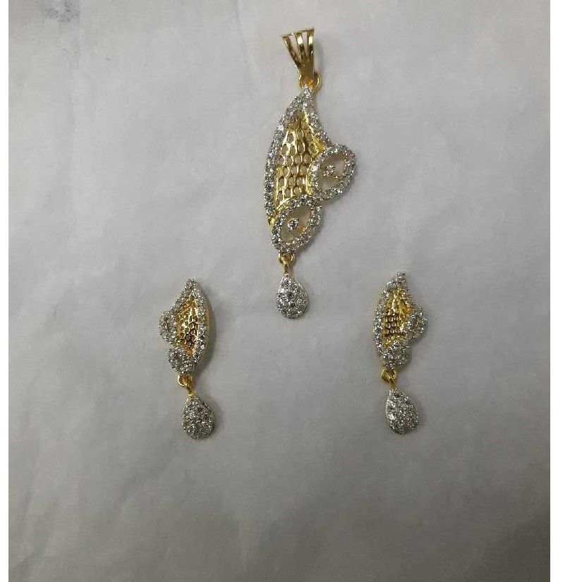 Stylish 916 Gold Pendant Set