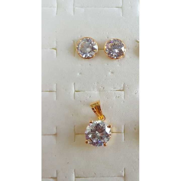 22KT Yellow Gold Ladies Indian Fancy Pendant Set