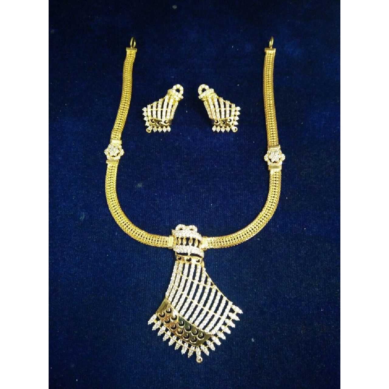 Fancy 22KT Gold Indian Ladies Shiny Necklace Set - Image 2