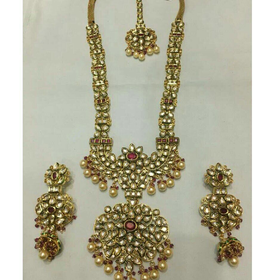 Modern Ladies Vertical Yellow Necklace Set