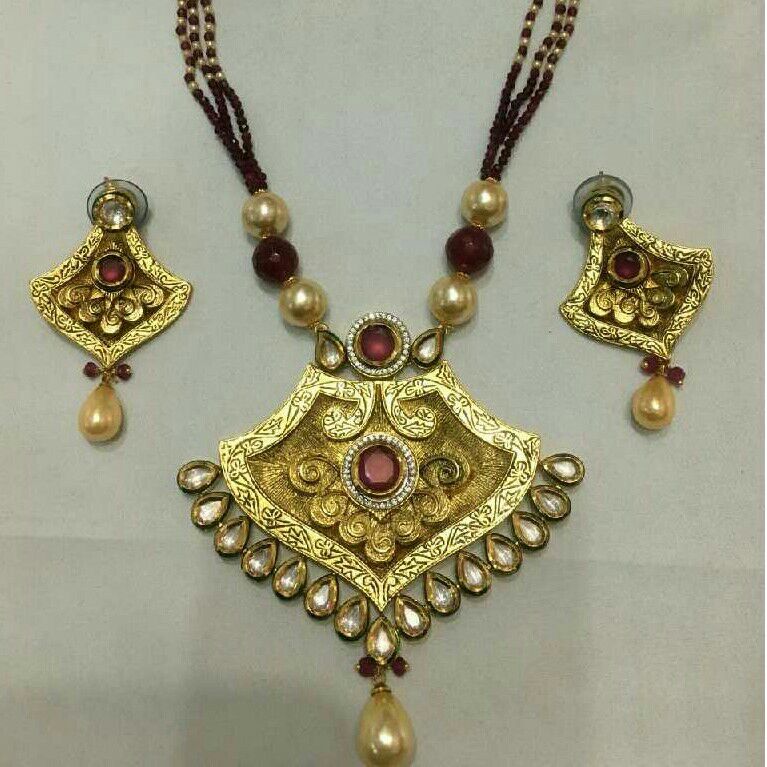 Designer Modern Ladies Necklace Set