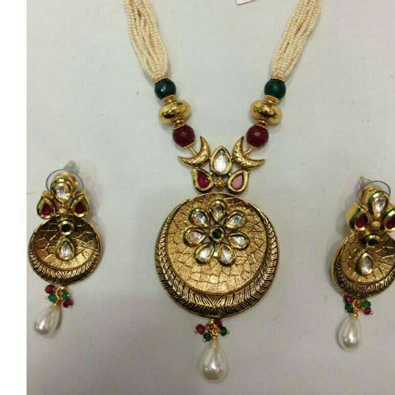 Brass Yellow Ladies Necklace Set
