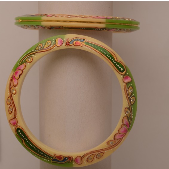 916 Gold Heart Design Green Glass Chudi