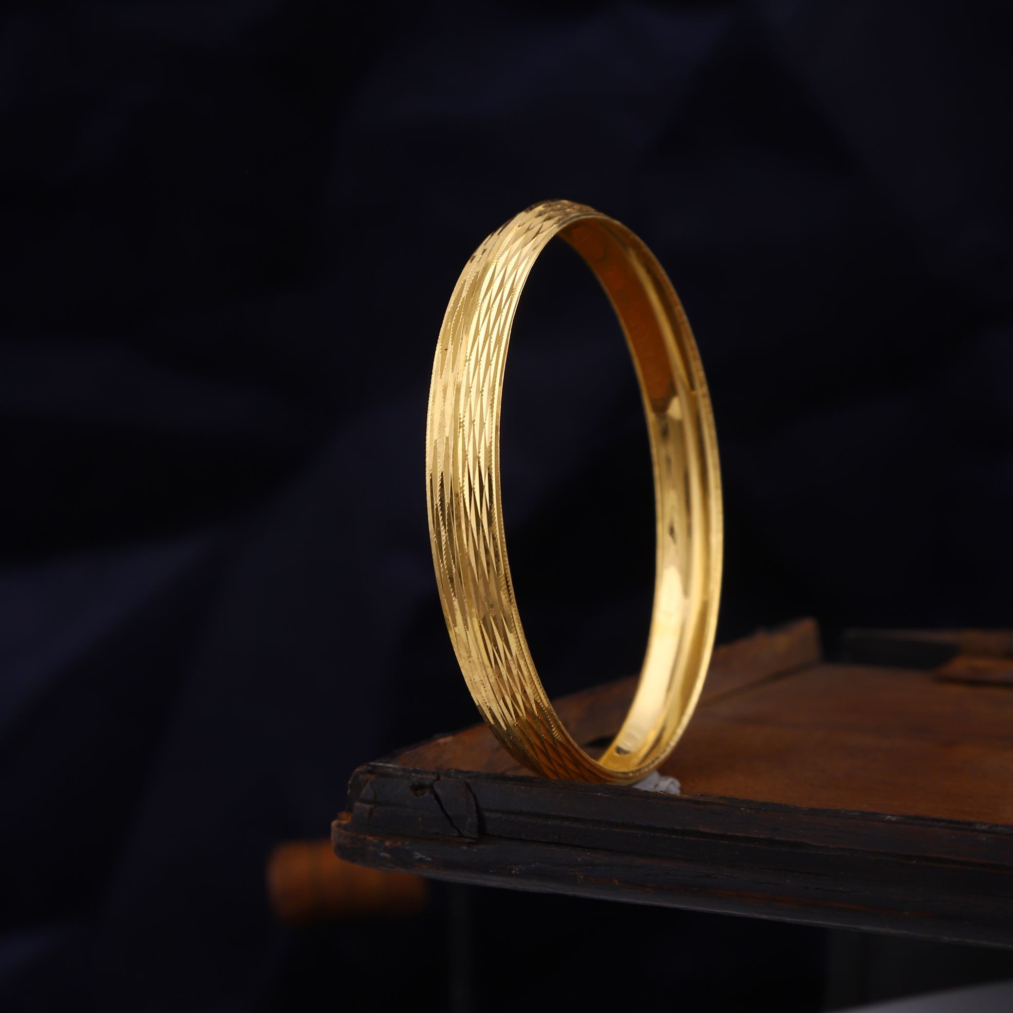 916 Gold Trending Kada