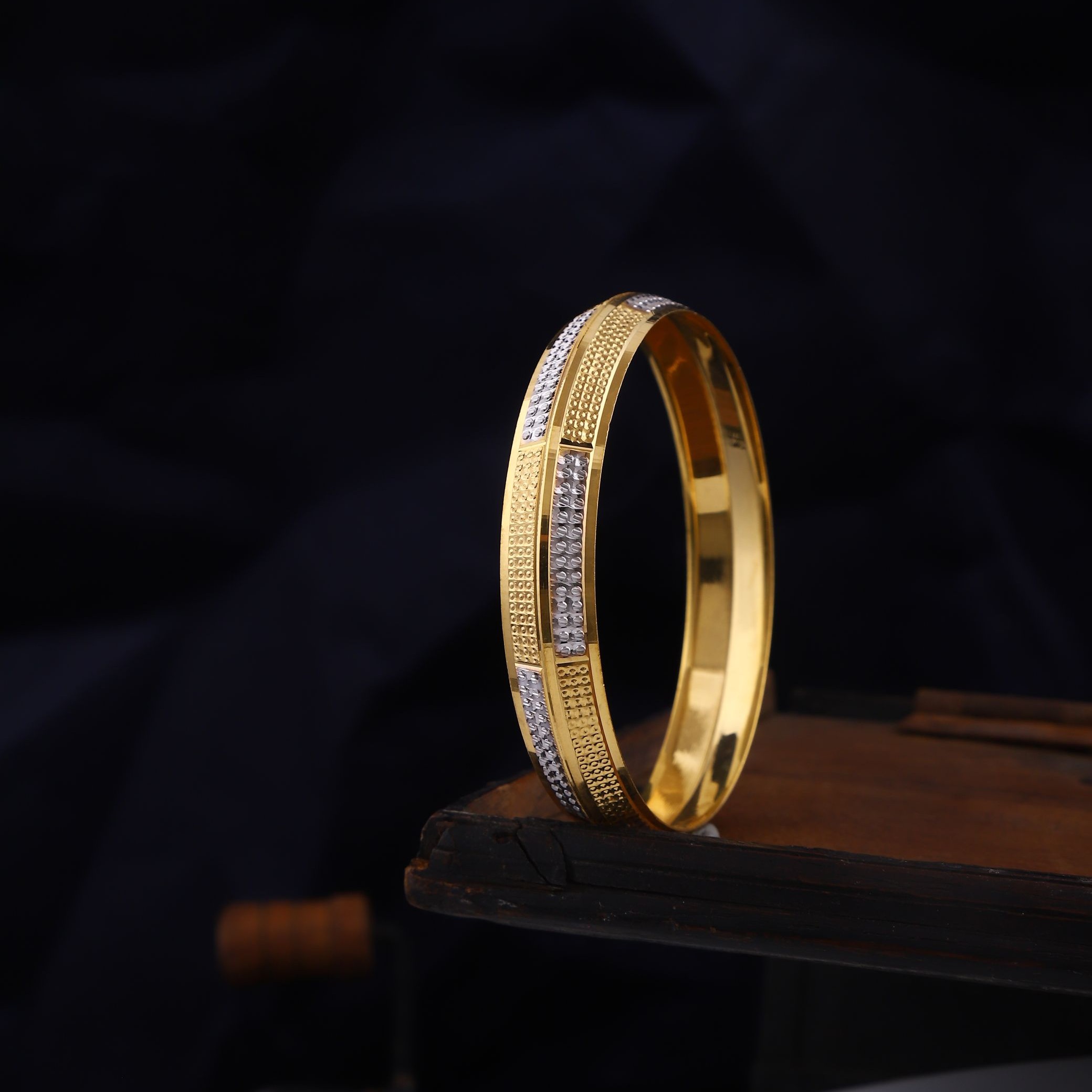 916 Gold Fancy Mens Kada