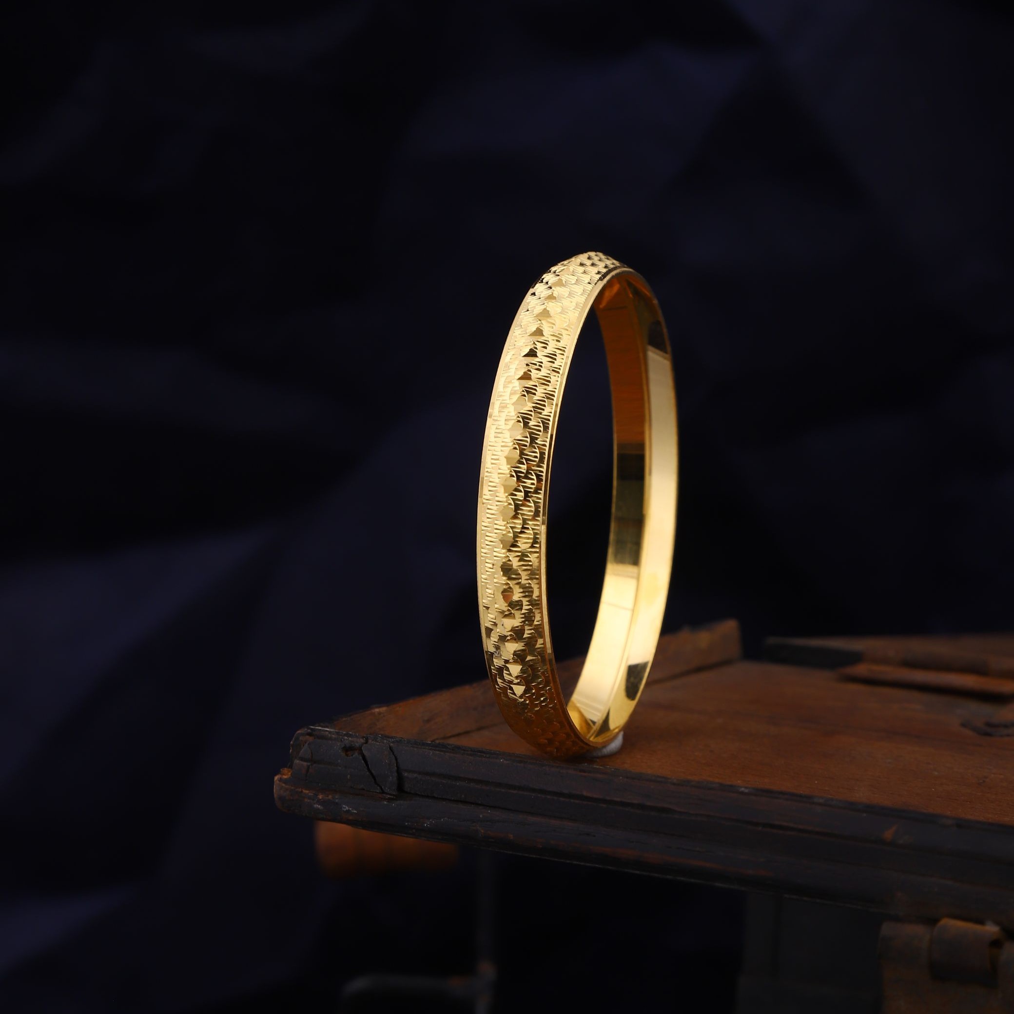 916 Gold Machine Cut Kada