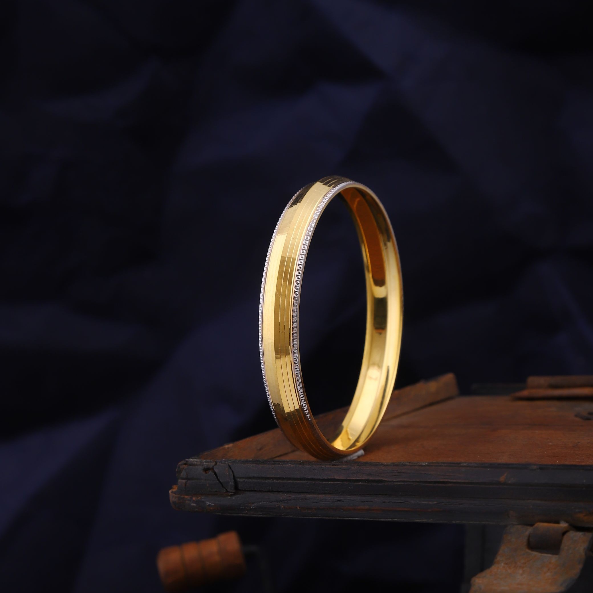 916 Gold Elegant Mens Kada